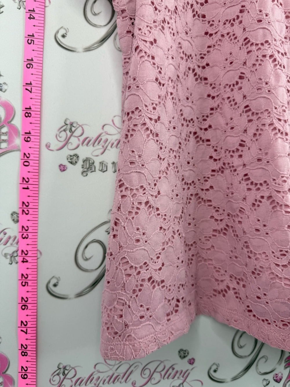 Classic editions T-shirt Lacie flowers Short-Sleeve Lace Front Tee in Dusty Rose - Picture 3 of 7